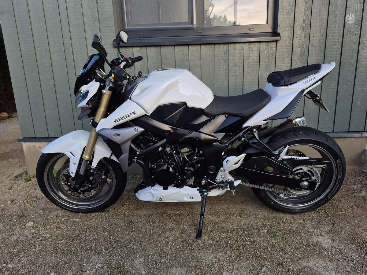Suzuki GSR 749cc, street / classic