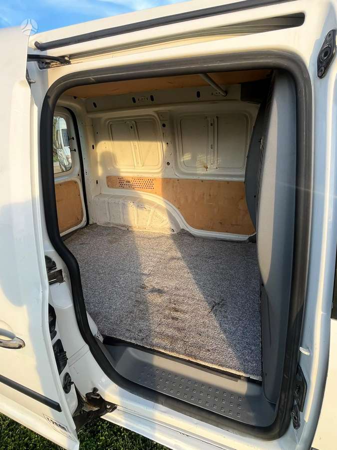 Volkswagen Caddy - 10