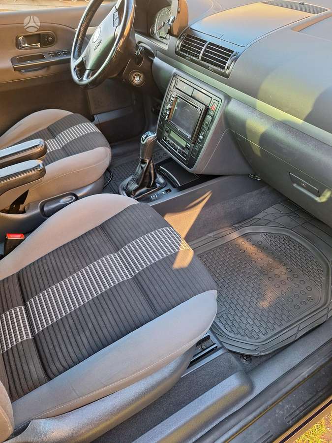 Volkswagen Sharan - 12