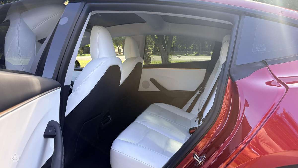 Tesla Model 3, 60 kWh, hatchback
