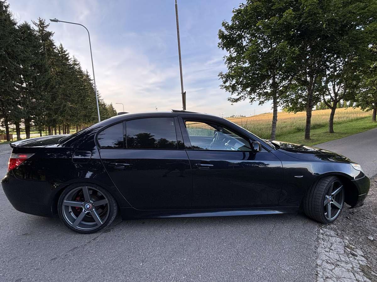 BMW 525, 3.0 l., Седан
