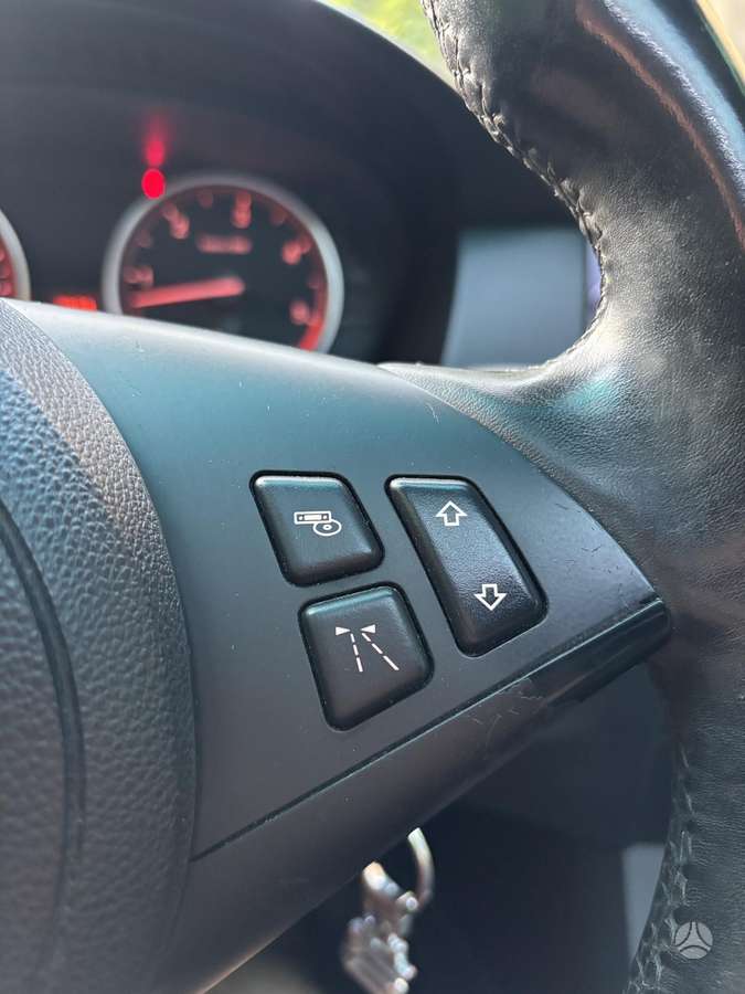 BMW 525, 3.0 l., Седан