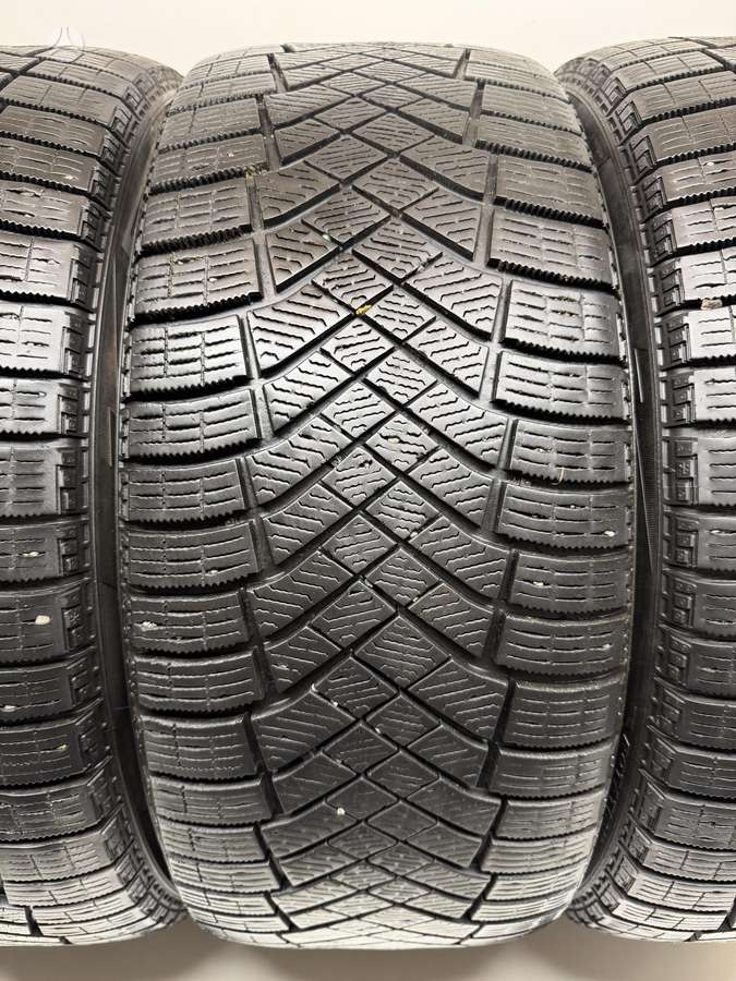 Pirelli Ice Zero R, зимние 245/45 R18