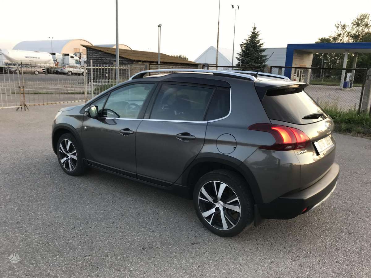 Peugeot 2008 - 8