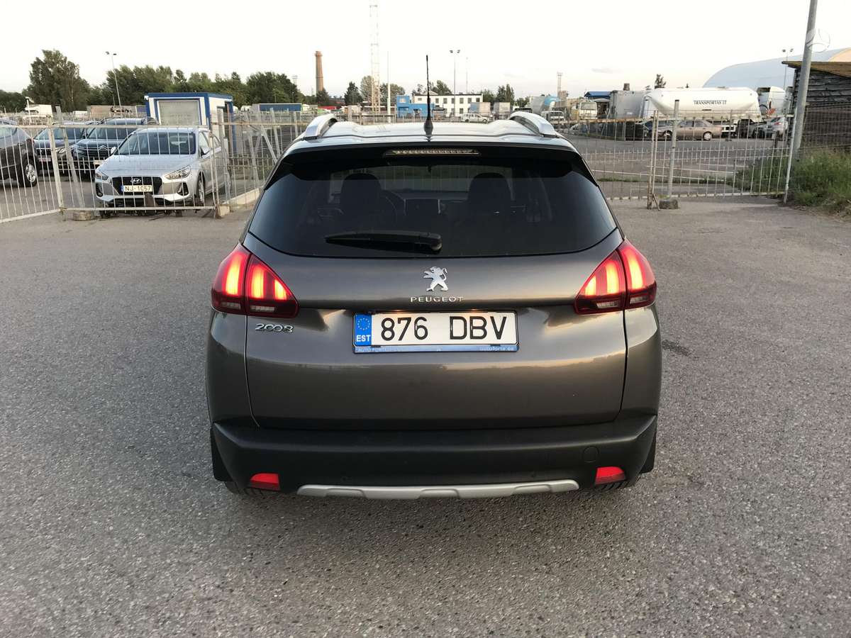 Peugeot 2008 - 11