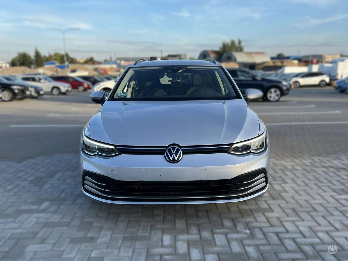 Volkswagen Golf - 8