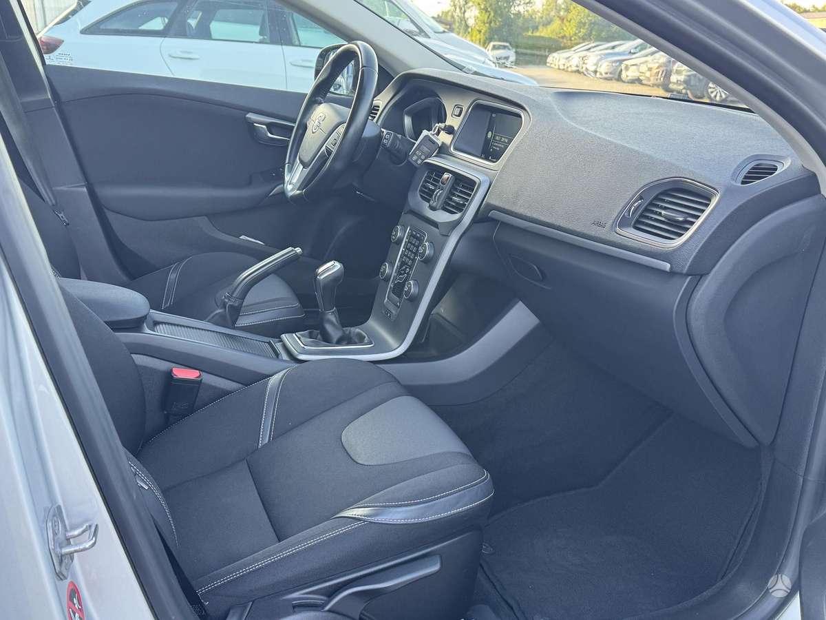 Volvo V40 - 8