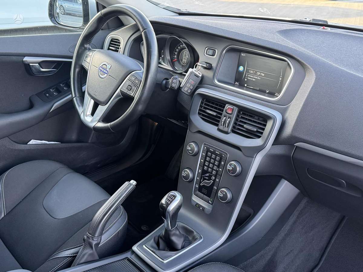 Volvo V40 - 9