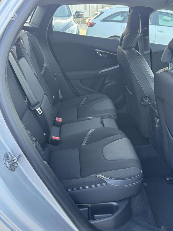 Volvo V40 - 10