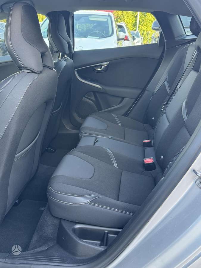 Volvo V40 - 11