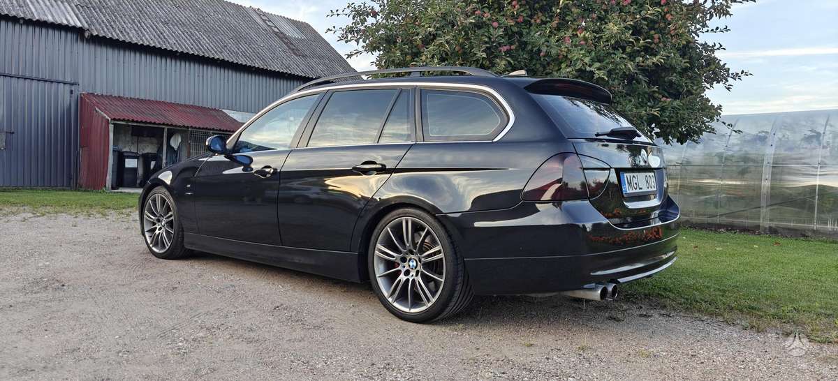 BMW 330, 3.0 l., wagon