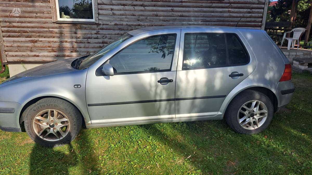 Volkswagen Golf - 3