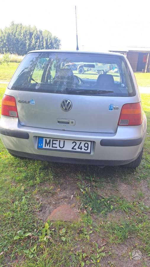 Volkswagen Golf - 4