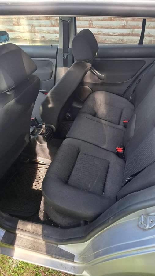 Volkswagen Golf - 6