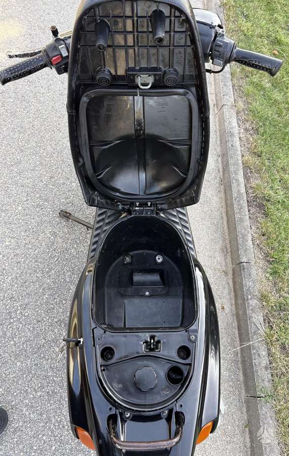 Yamaha Booster 49cc, мотороллеры / мопеды