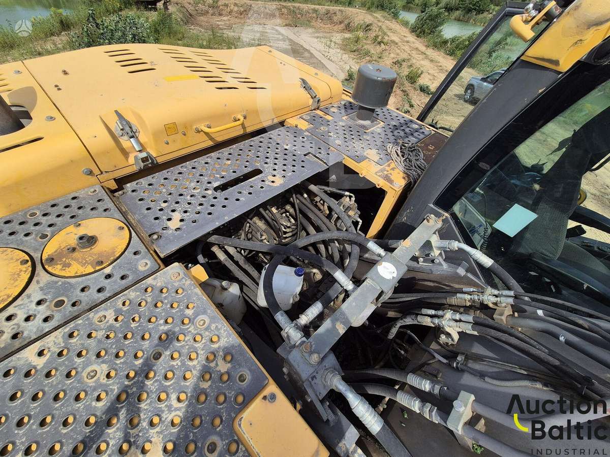 Volvo EC 240 C N L, экскаваторы
