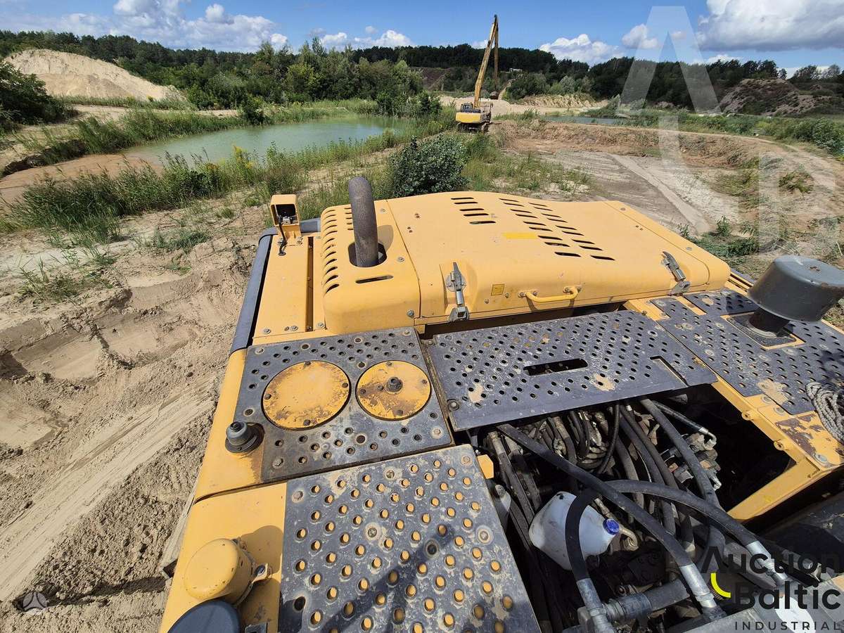 Volvo EC 240 C N L, экскаваторы