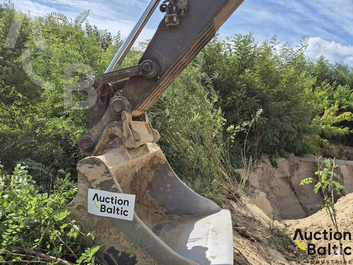 Volvo EC 240 C N L, excavator