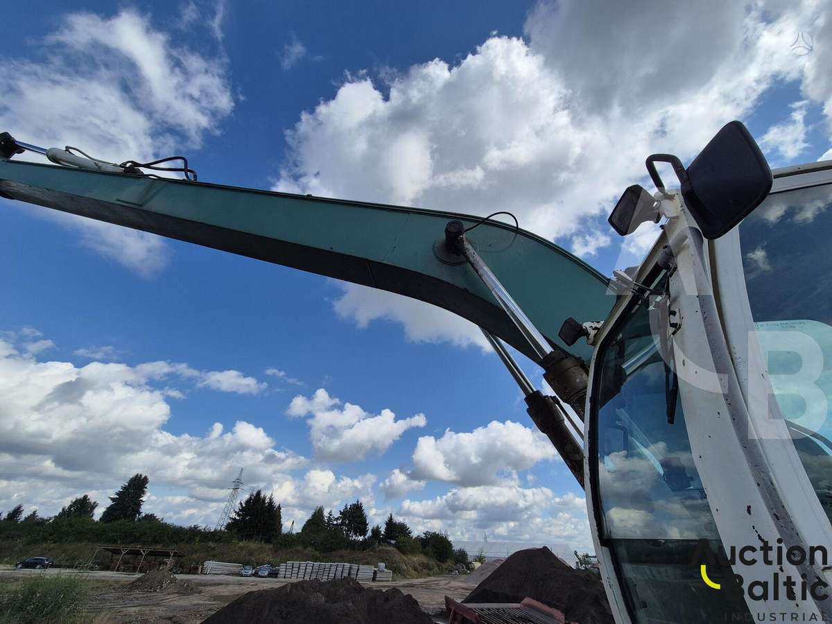 JCB JS 220 L, ekskavatoriai