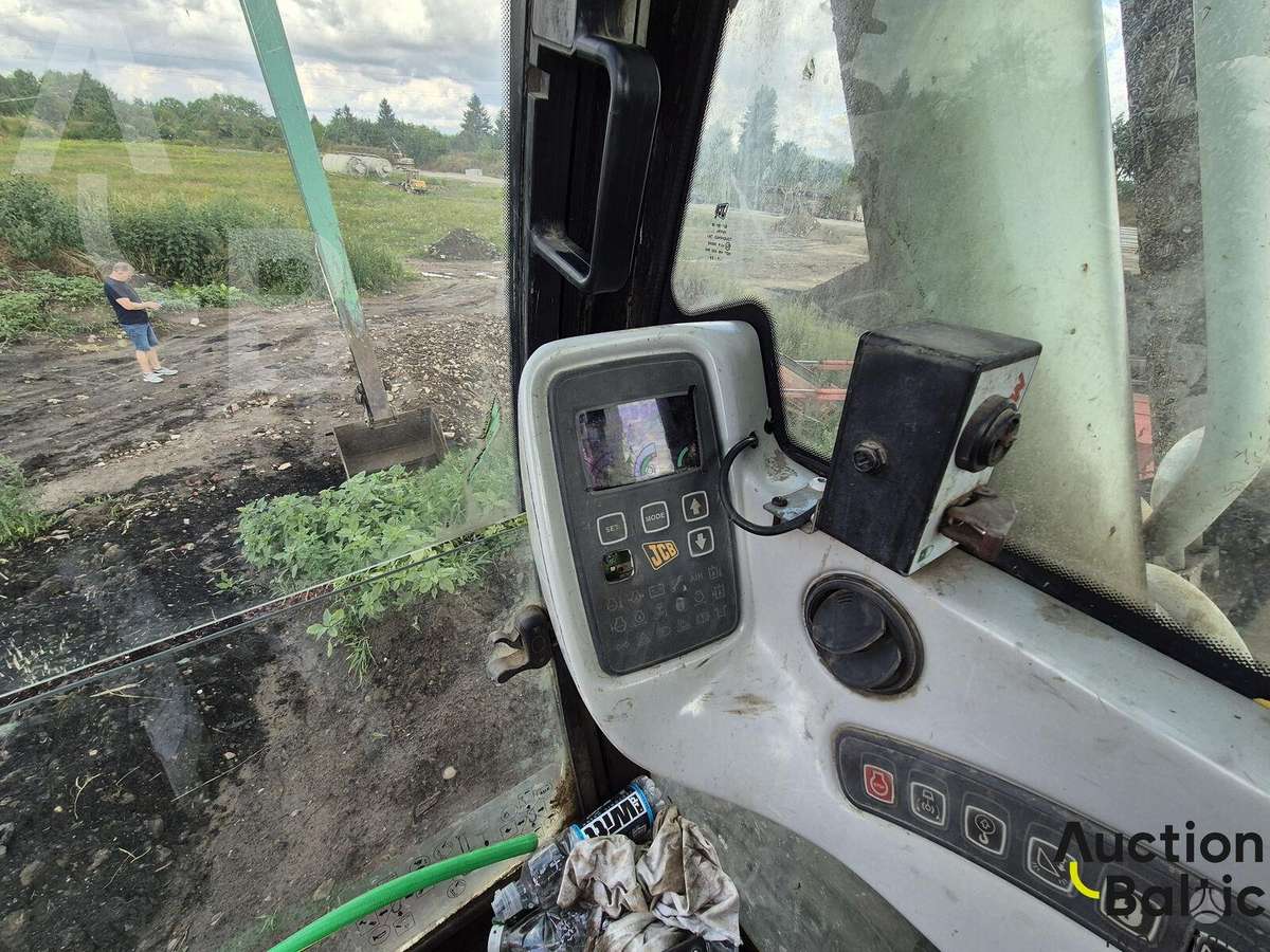 JCB JS 220 L, ekskavatoriai