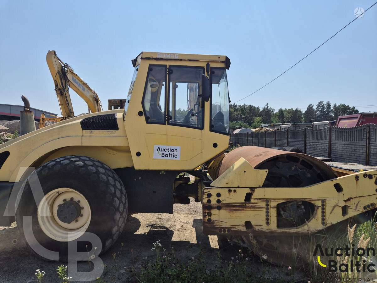 Bomag BW 213 D H-3, vibrator / compactor