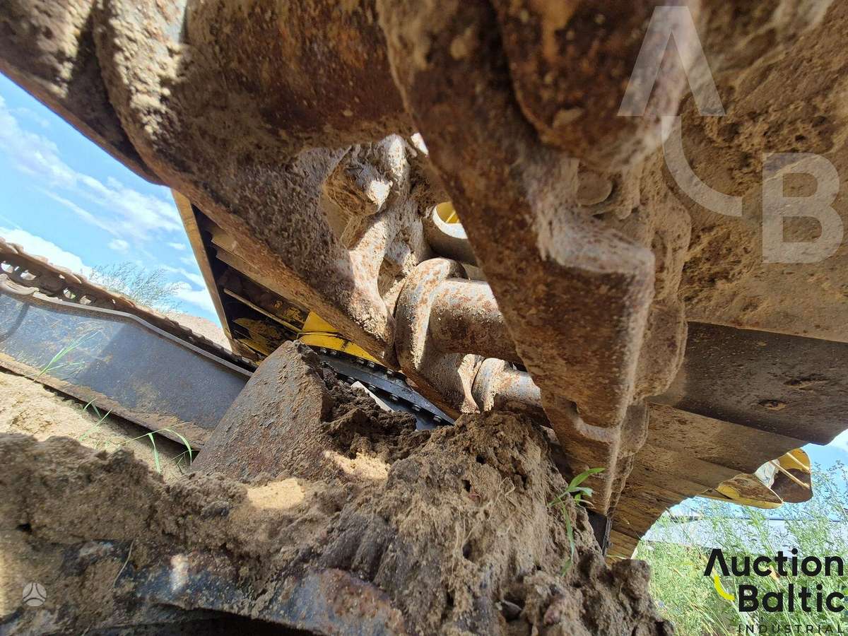 Komatsu PC210LC, excavator