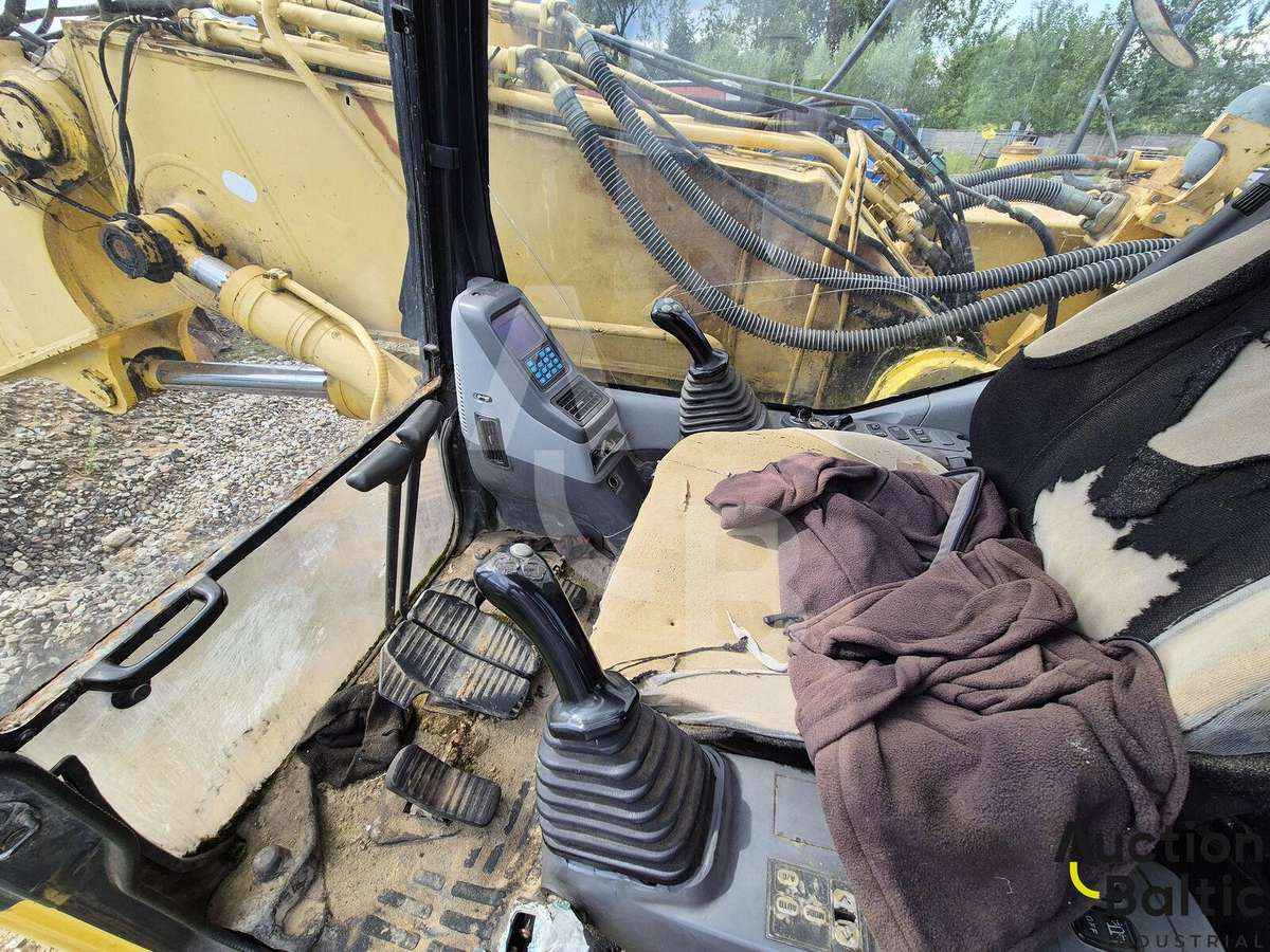 Komatsu PC210LC, ekskavatoriai