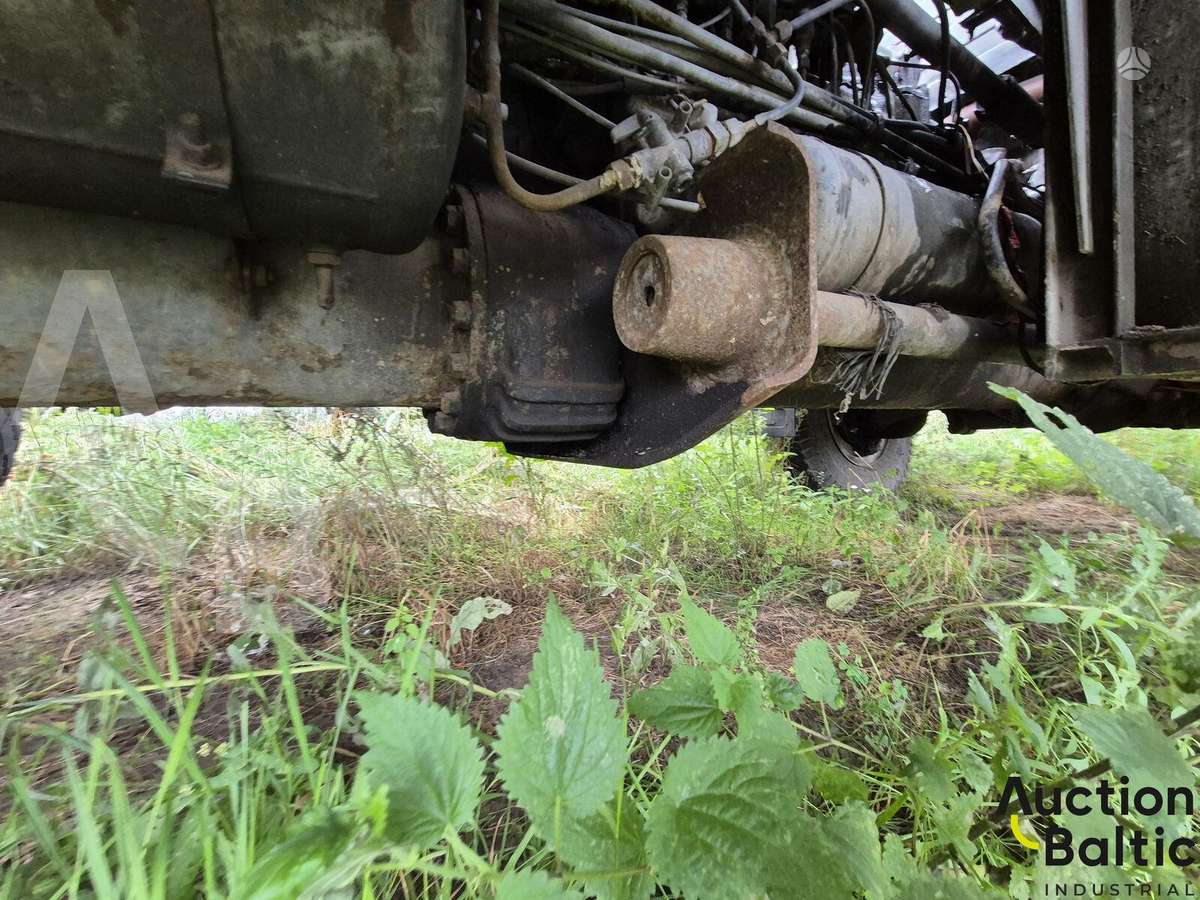 Tatra T815, краны