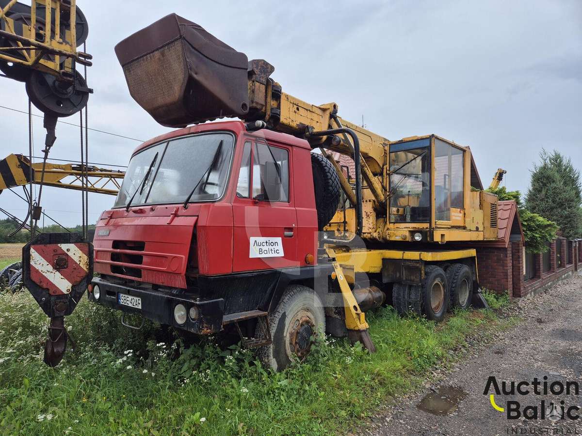 Tatra Uds 114, kranai