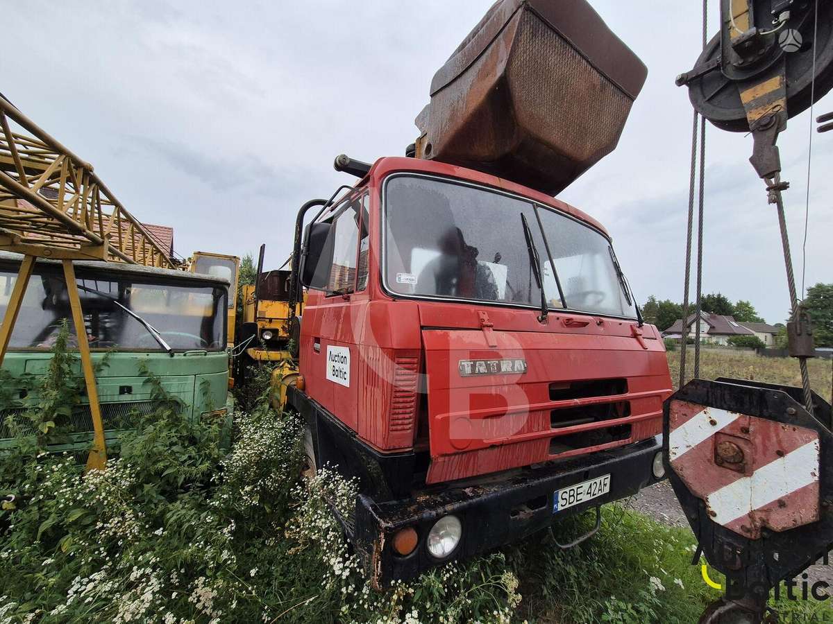 Tatra Uds 114, crane