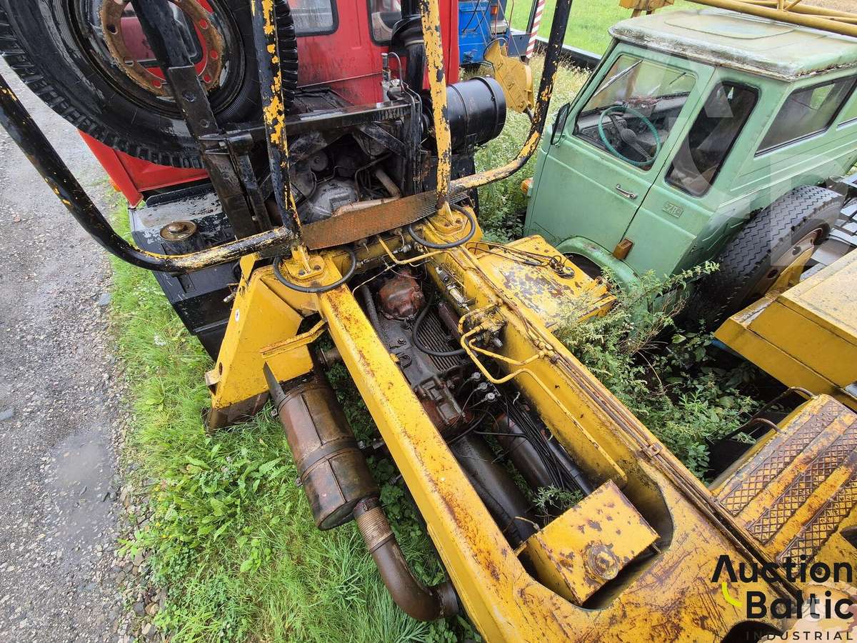 Tatra Uds 114, crane