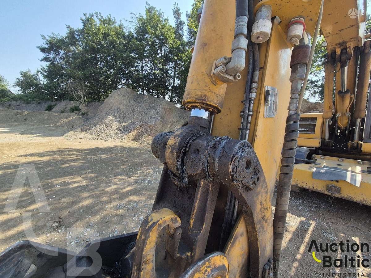 Hydrema M 1400, excavator