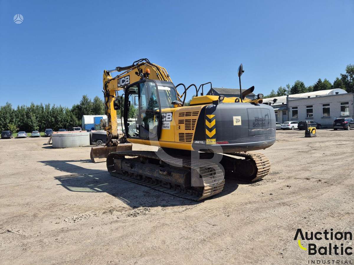JCB JS 210 LC, ekskavatori