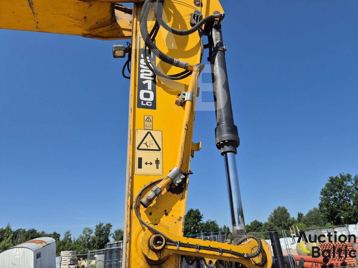 JCB JS 210 LC, excavator