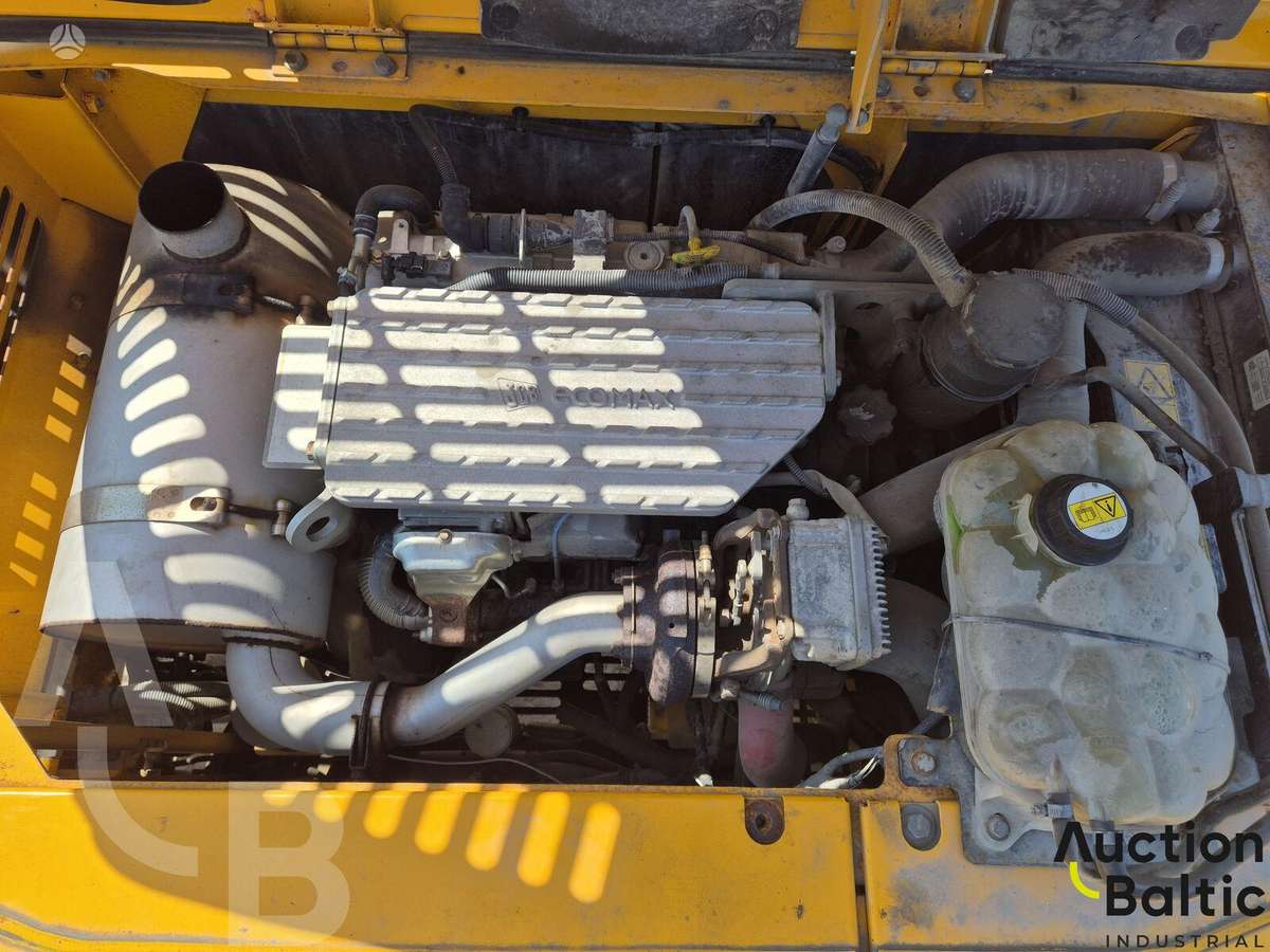 JCB JS 210 LC, ekskavatoriai