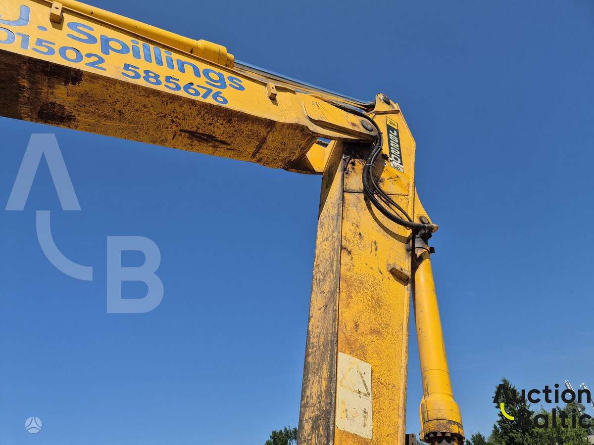 JCB JS 220 LC, ekskavatori