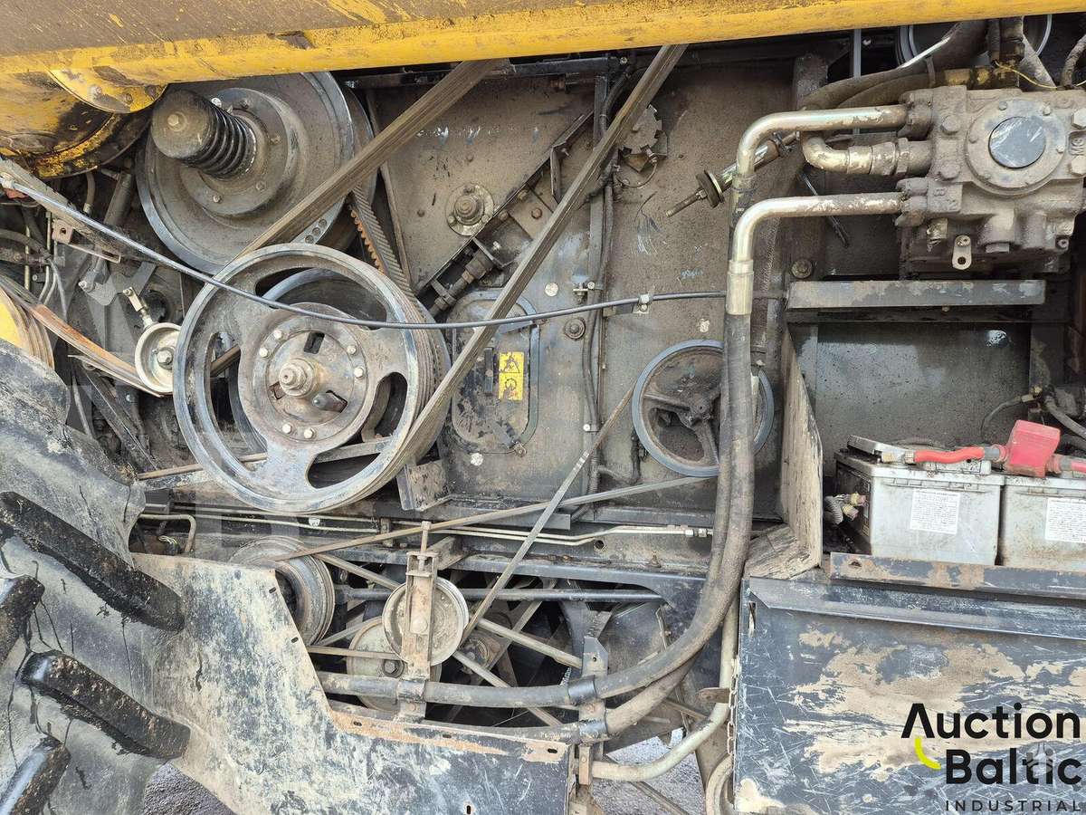 New Holland CS 6080, kombainai