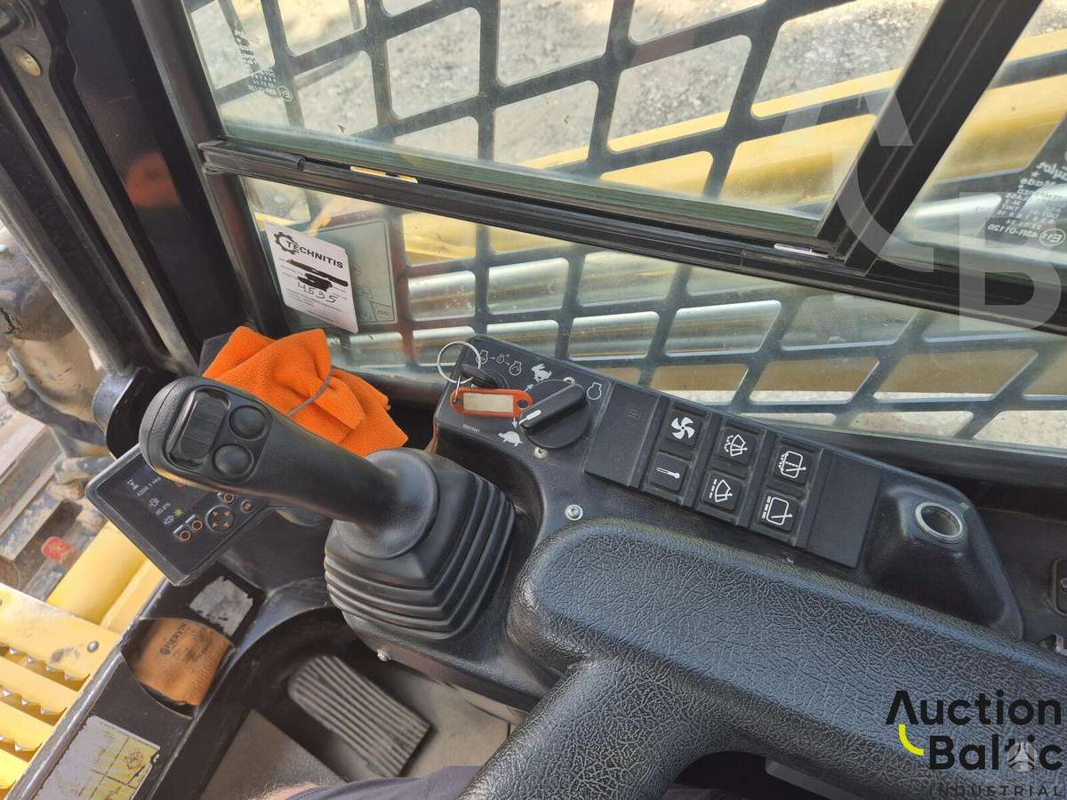 GEHL VT320, mini loaders