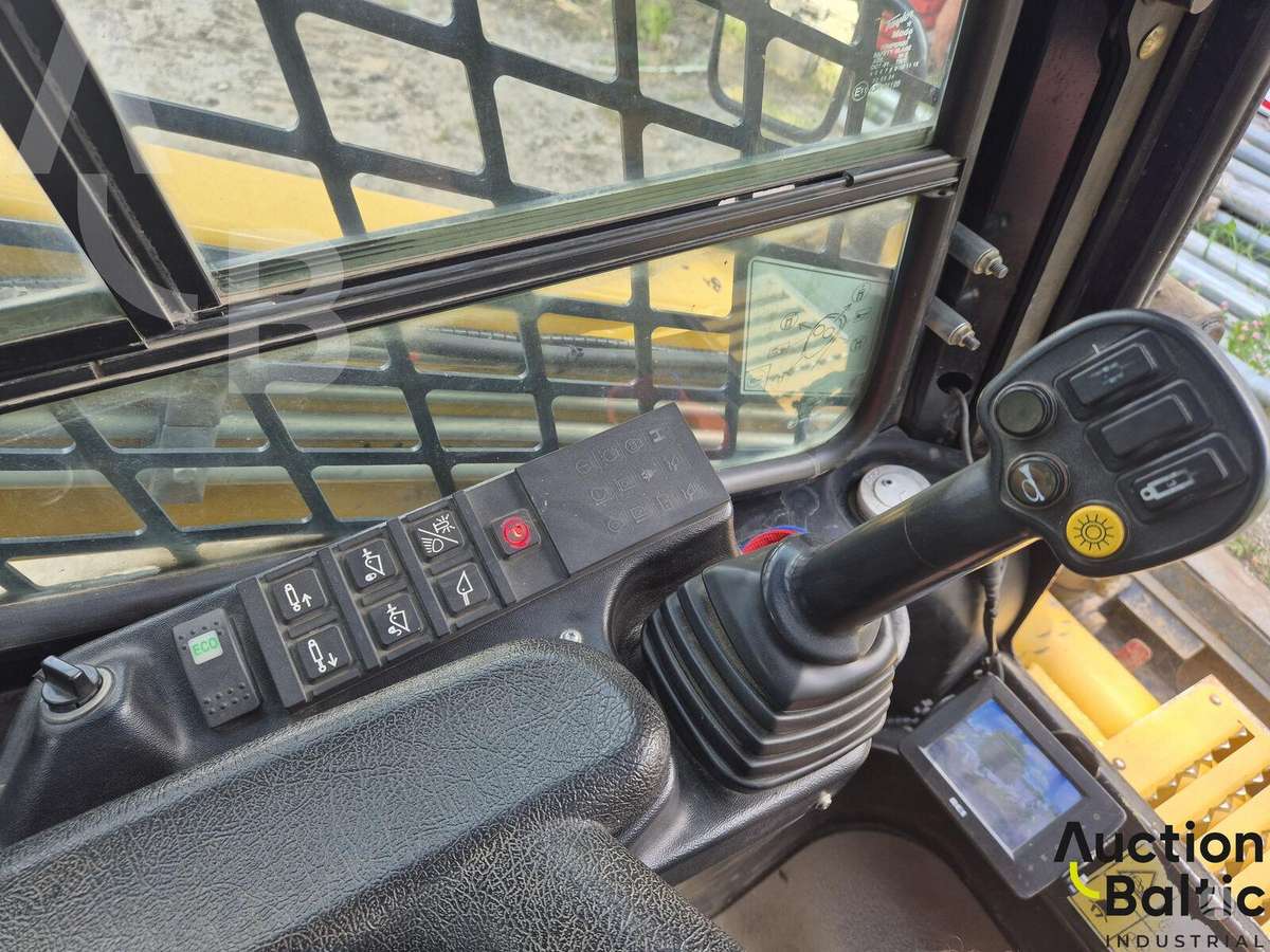 GEHL VT320, mini krautuvai