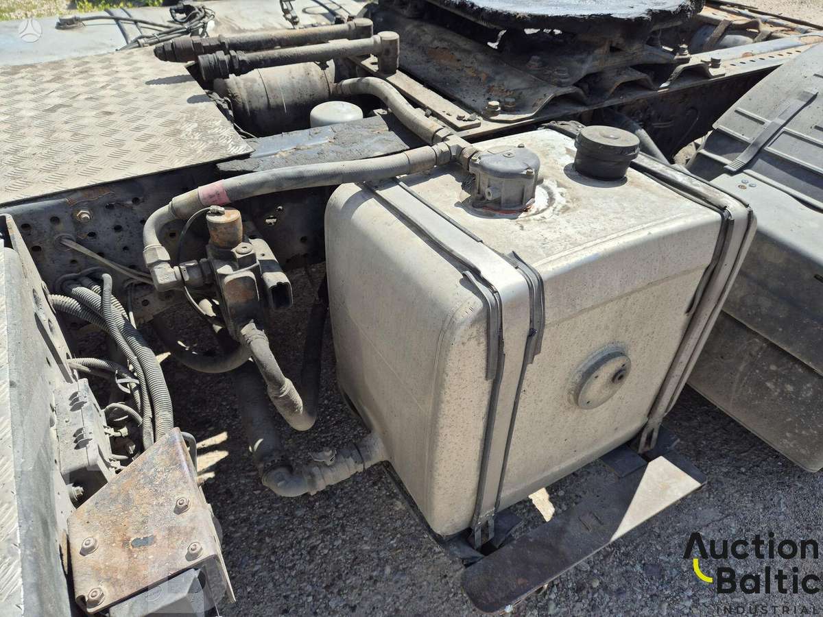 Iveco AS440S45T/P, cits