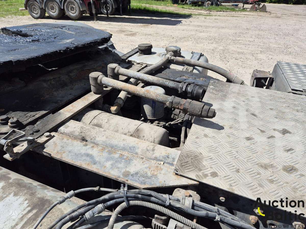 Iveco AS440S45T/P, kita