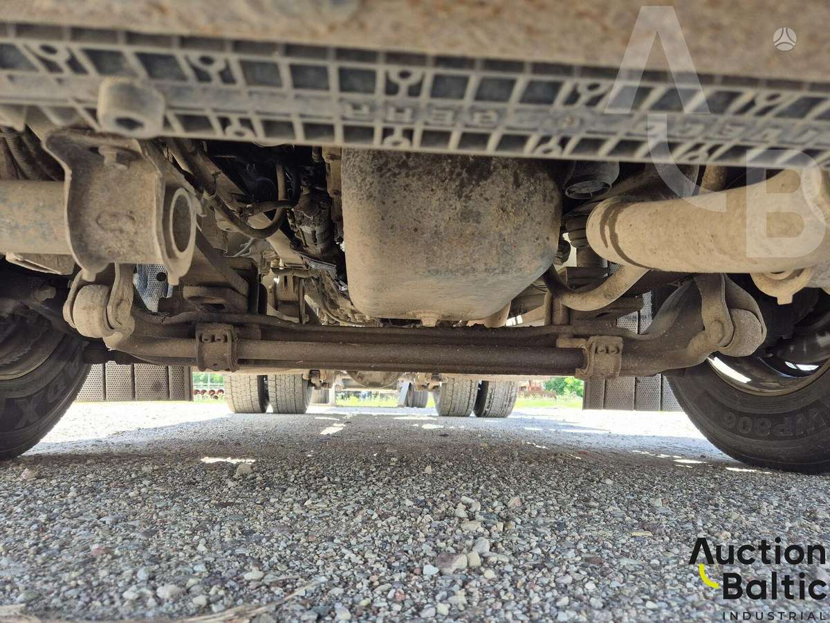 Iveco AS440S45T/P, kita