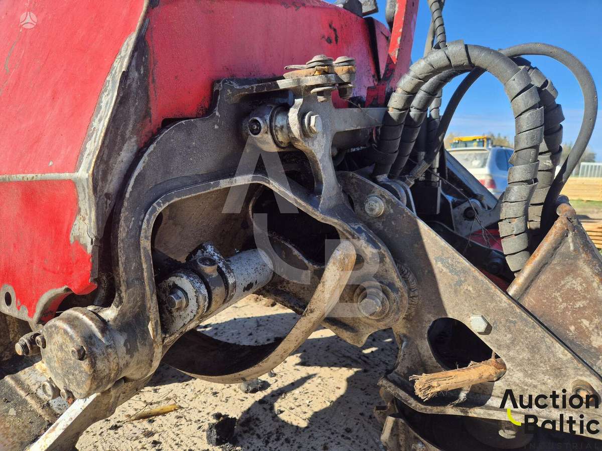 Komatsu 931, harvesters