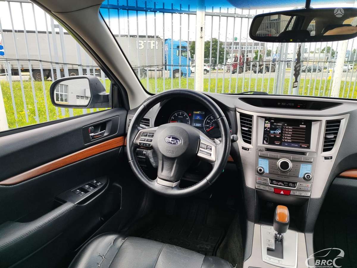 Subaru Outback, 3.6 l., off-road / crossover