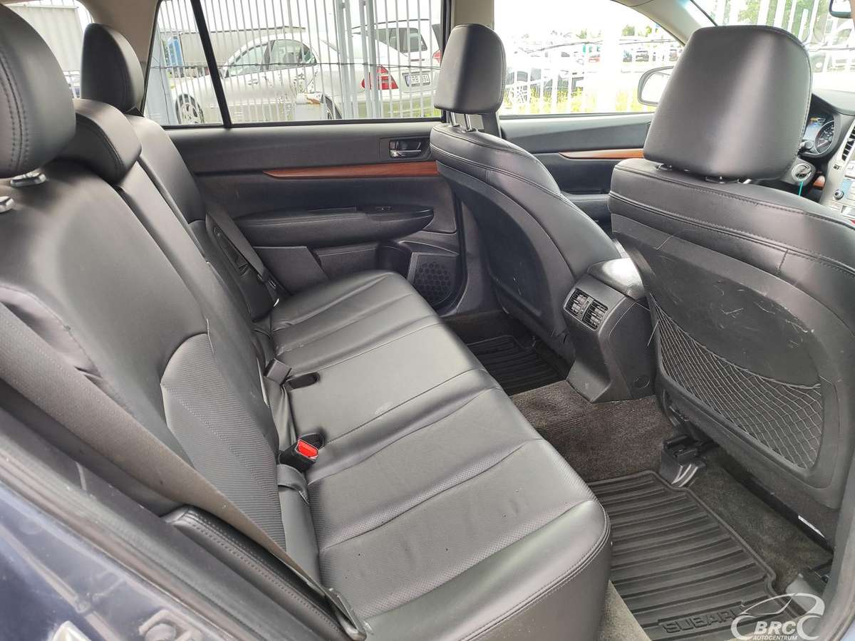 Subaru Outback, 3.6 l., off-road / crossover