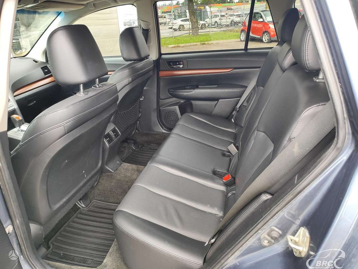 Subaru Outback, 3.6 l., off-road / crossover