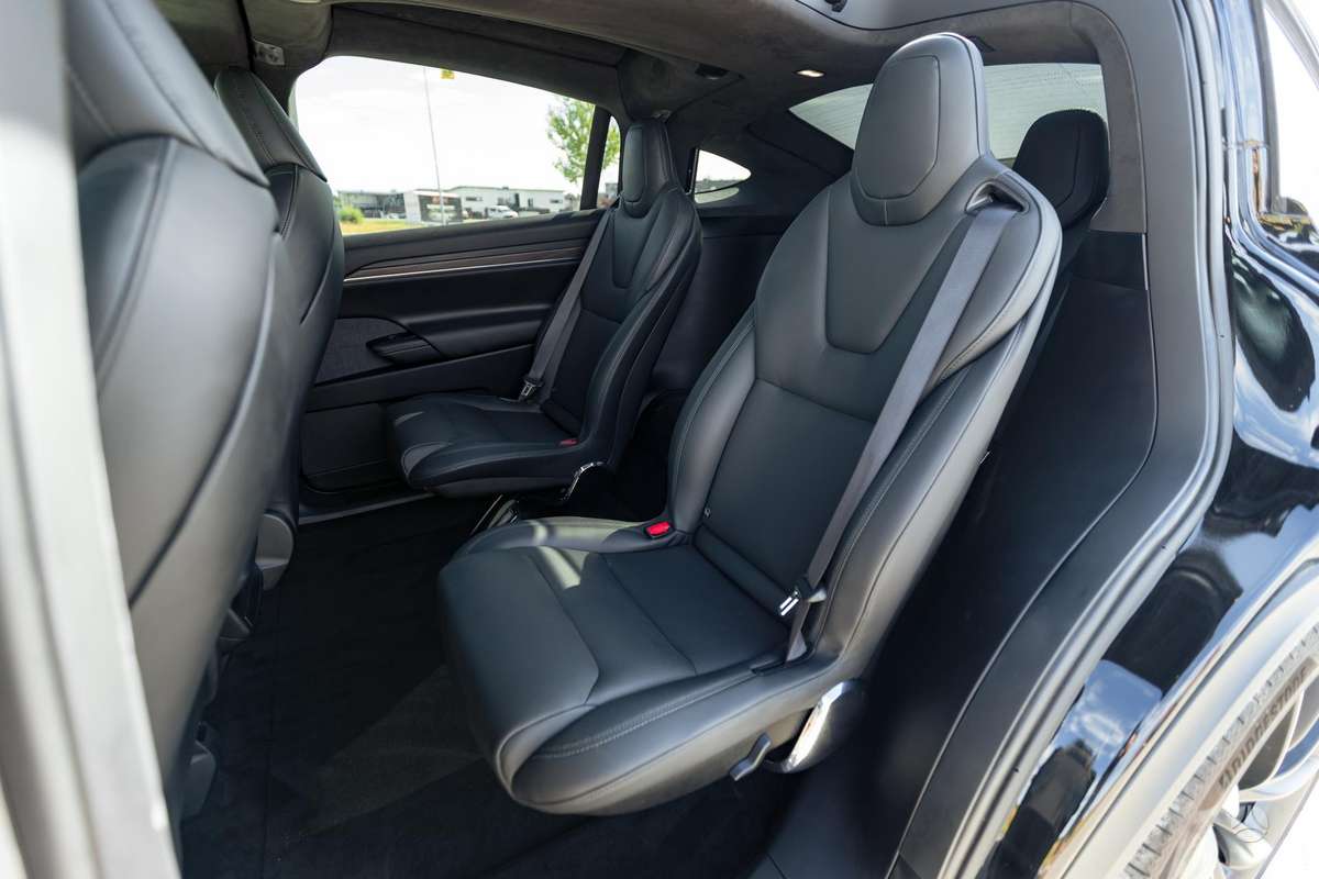 Tesla Model X, 100 kWh, mpv / minivan