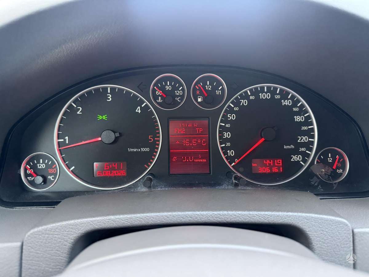 Audi A6, 2.5 l., universalas
