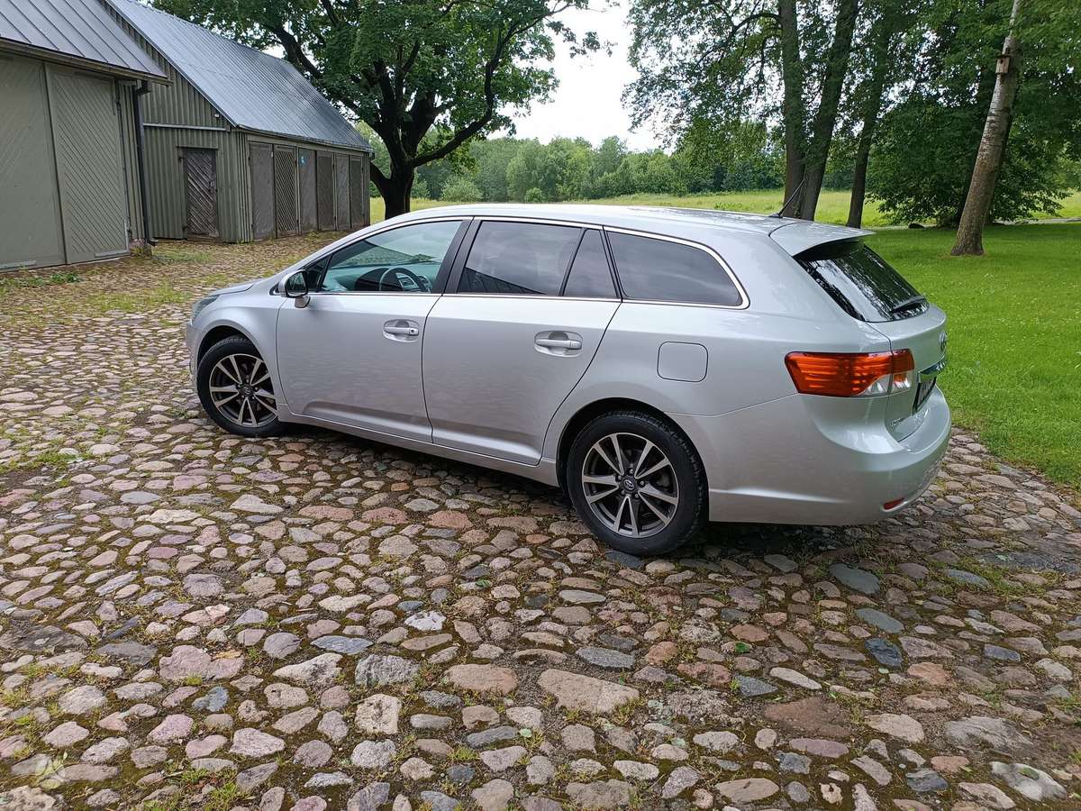 Toyota Avensis - 6