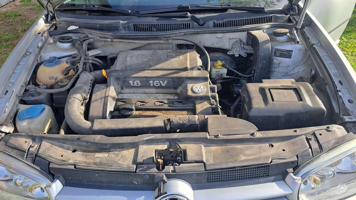 Volkswagen Golf - 8